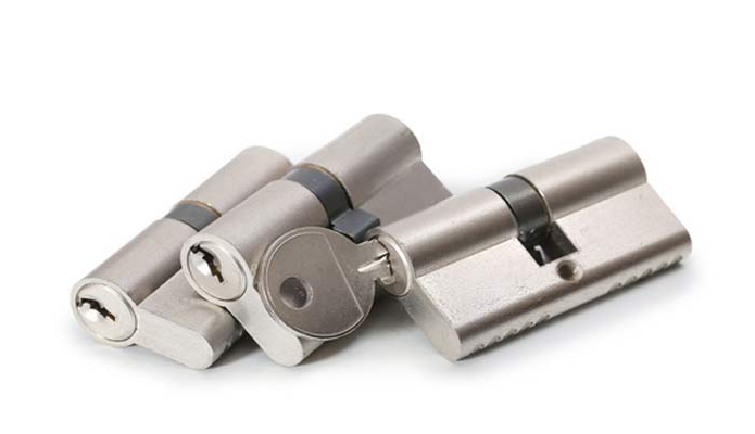 serrurier pose serrure multipoint indre