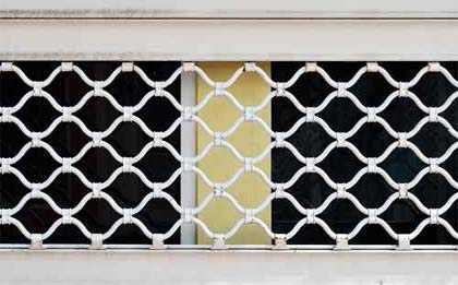 serrurier pose  de rideau metallique indre